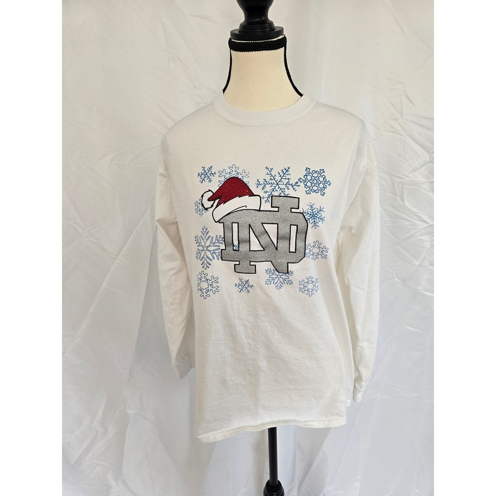 Gildan Notre Dame Fighting Irish Christmas Long Sleeve TShirt Women M Snowflakes
